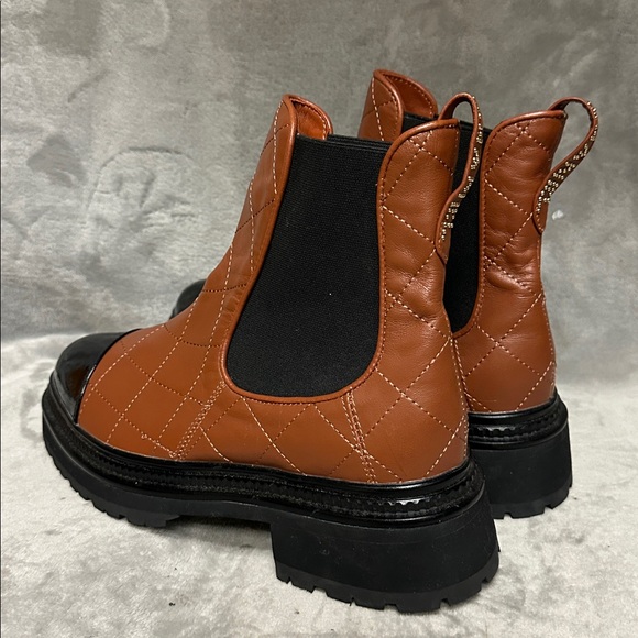 Chanel Women's Cap Toe Chelsea Ankle Boots Size 40 - Picture 4 of 12